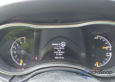 2017 Jeep Grand Cherokee Laredo 4X4 z USA, uszkodzony, nr VIN 1C4RJFAG4HC743550